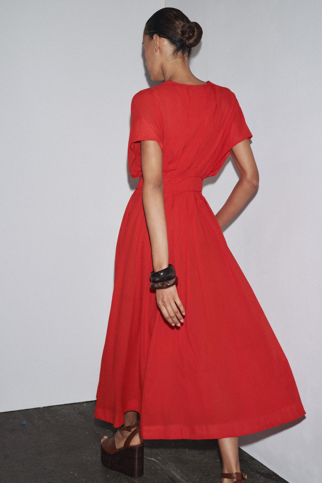 Freya – Rochie Midi de Damă Elegantă din Bumbac cu Croi Lejer