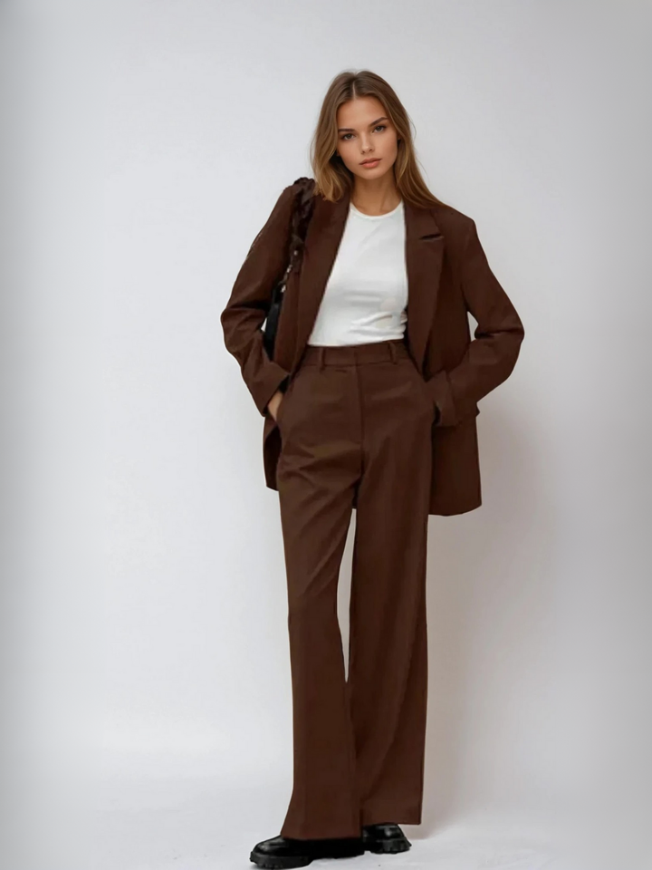 Blazer vintage mocha coordonat și pantaloni cu picioare largi