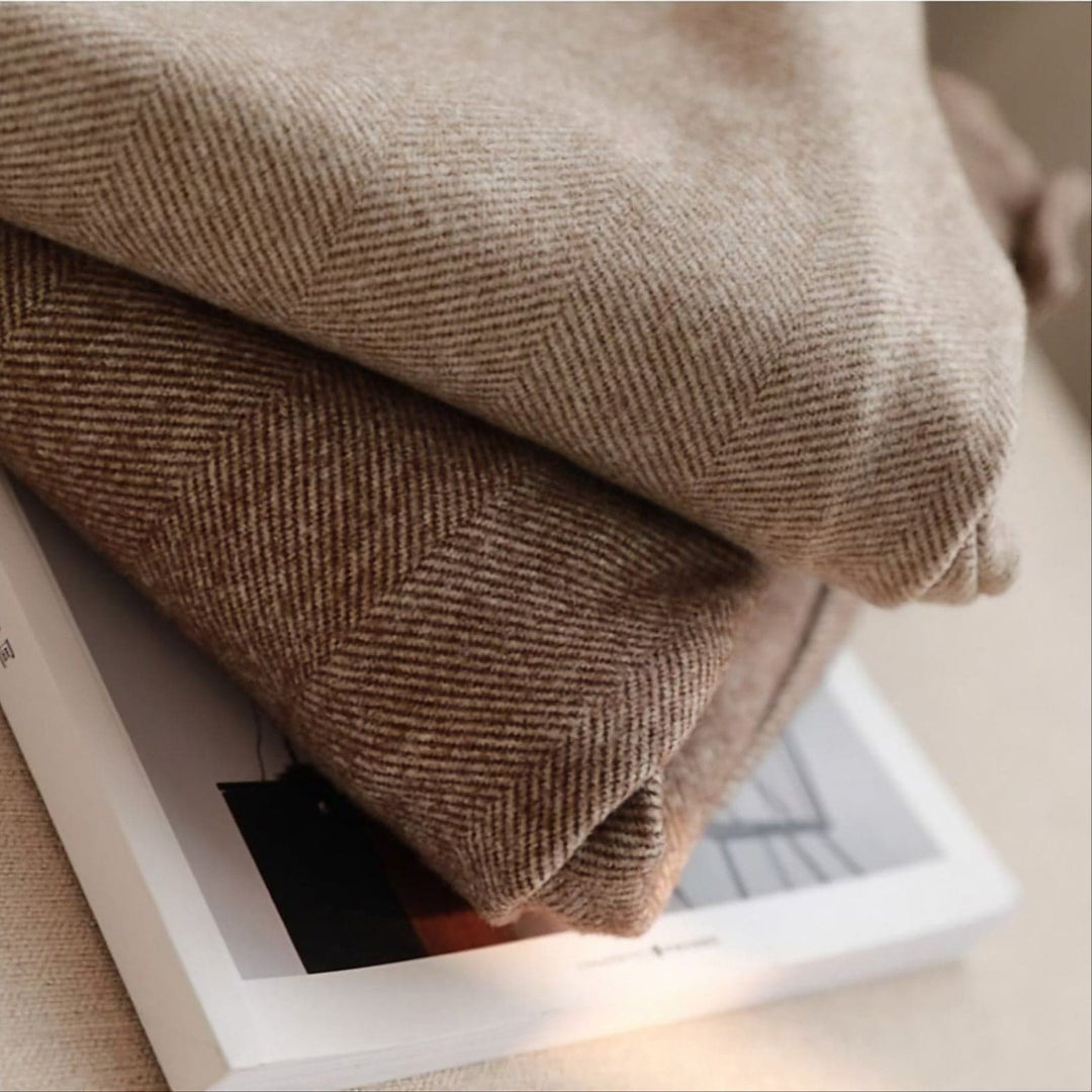 Lea | Pantaloni plisati pentru femei