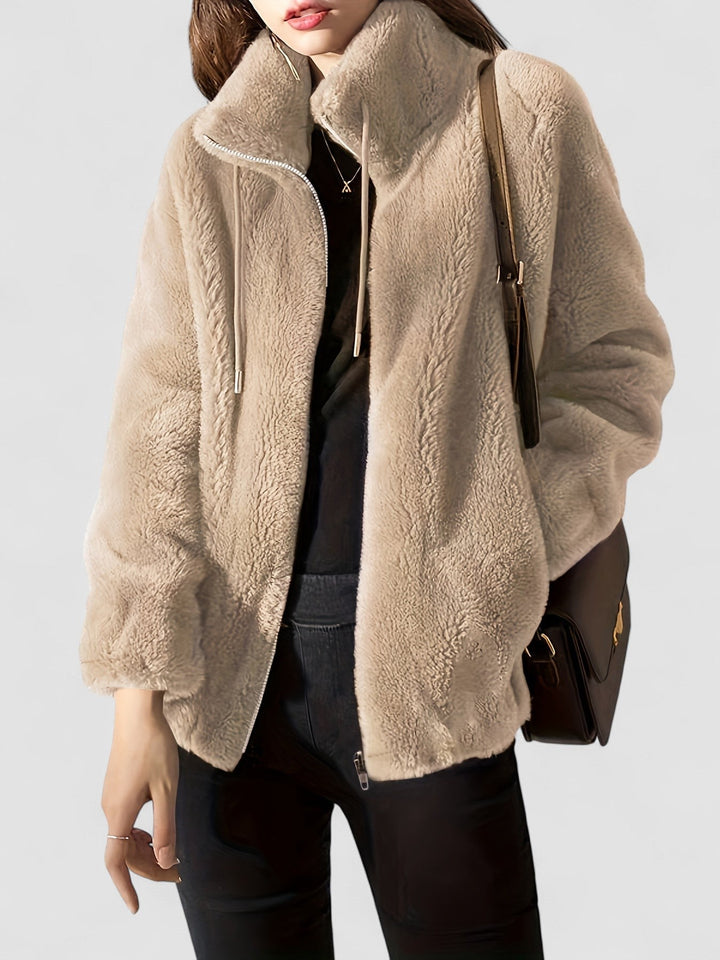 Elina – Jachetă de Damă din Fleece Moale cu Guler Înalt