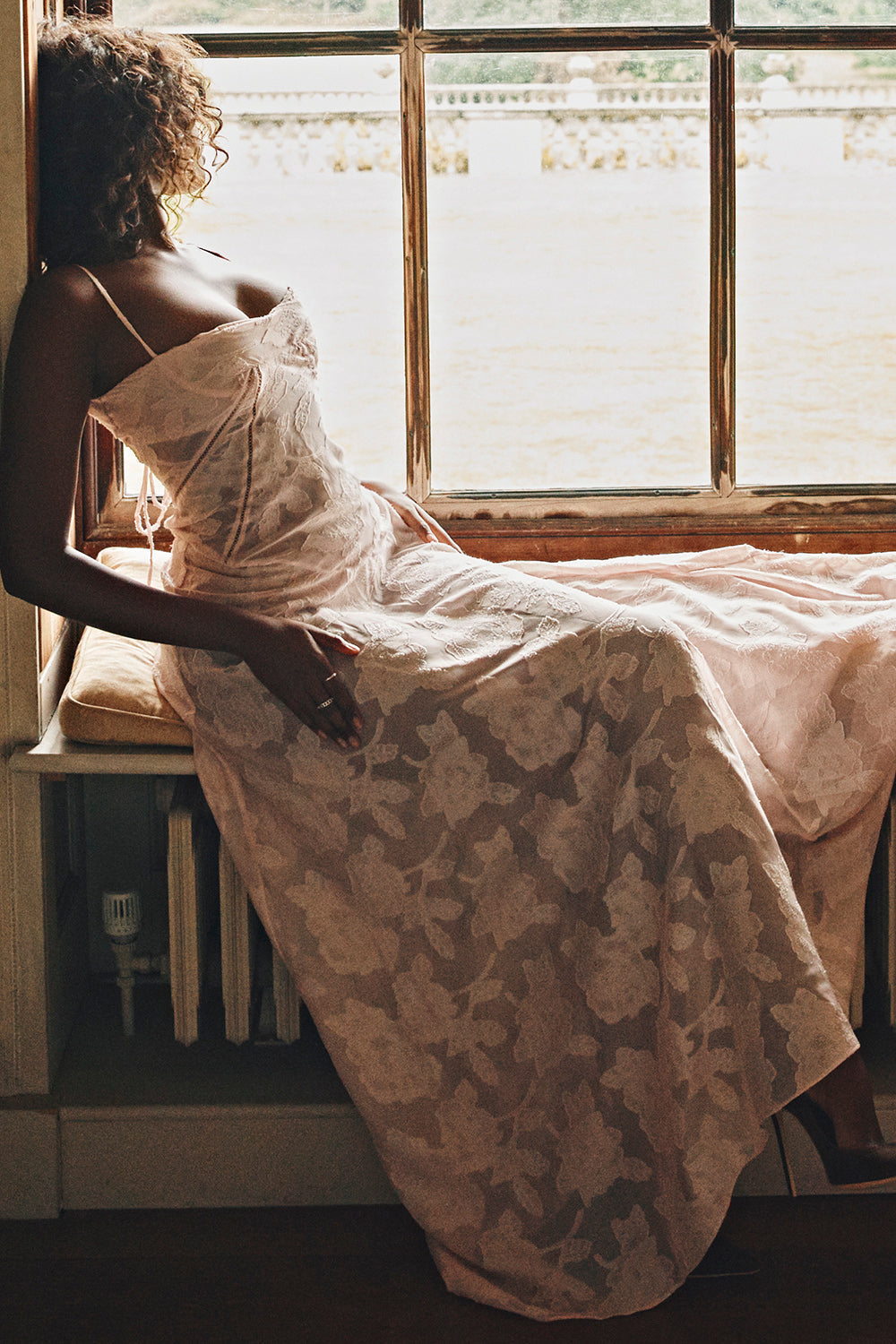 Aleida – Rochie Elegantă de Damă, Design Sofisticat și Croială Comfortabilă