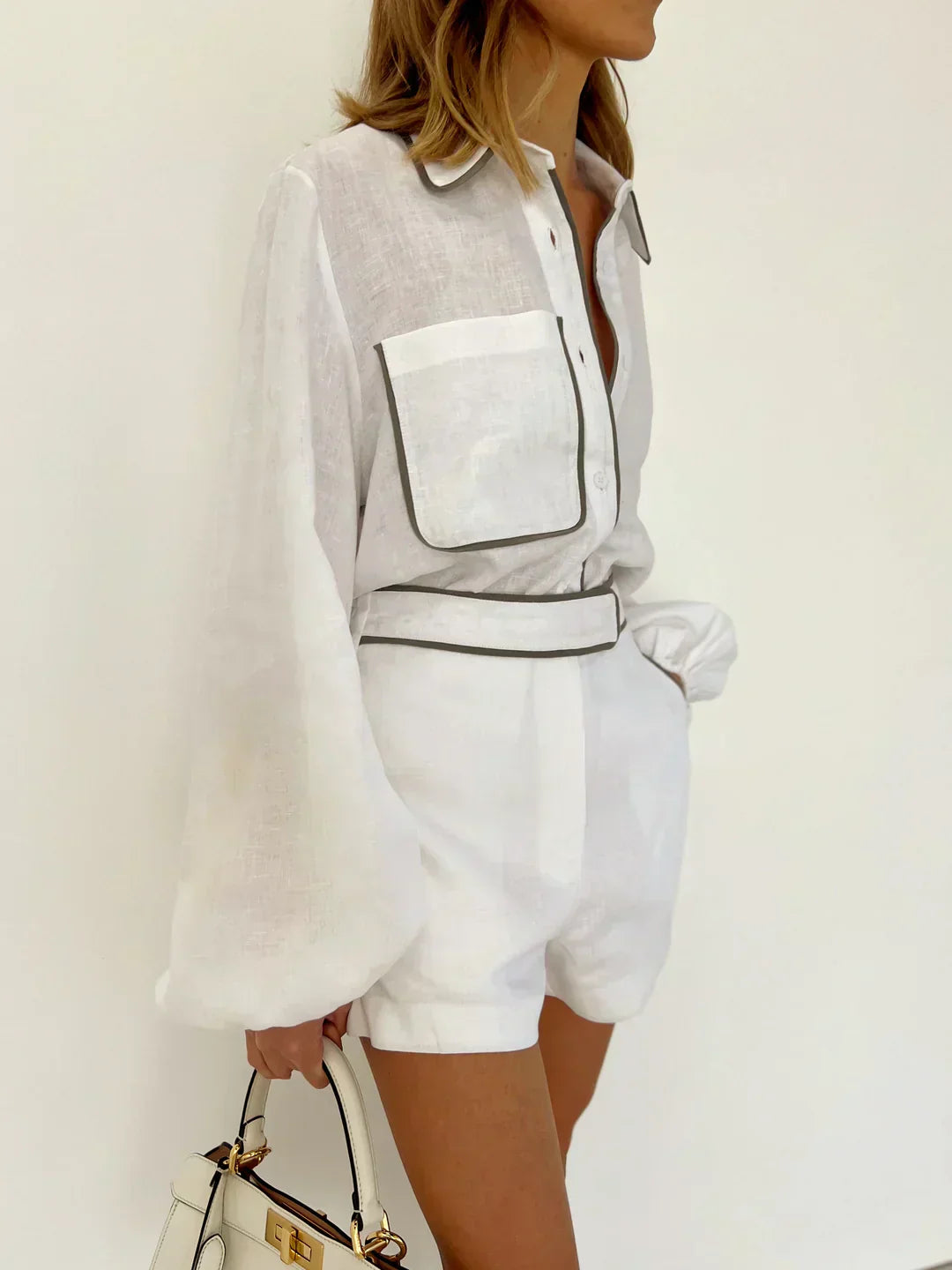 Set de pantaloni scurți și in cu detalii contrastante