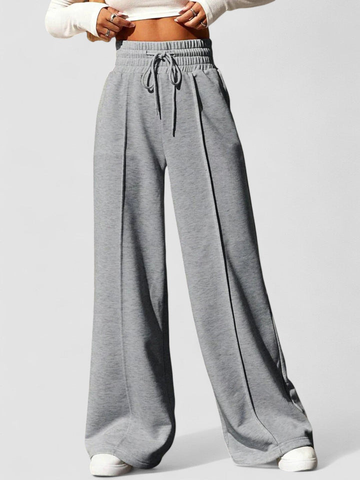 Pantaloni de trening largi, casual și eleganți pentru plimbări prin oraș