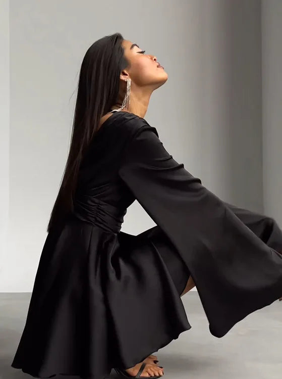 Darla – Rochie de Damă Elegantă Satinată cu Mâneci Largi