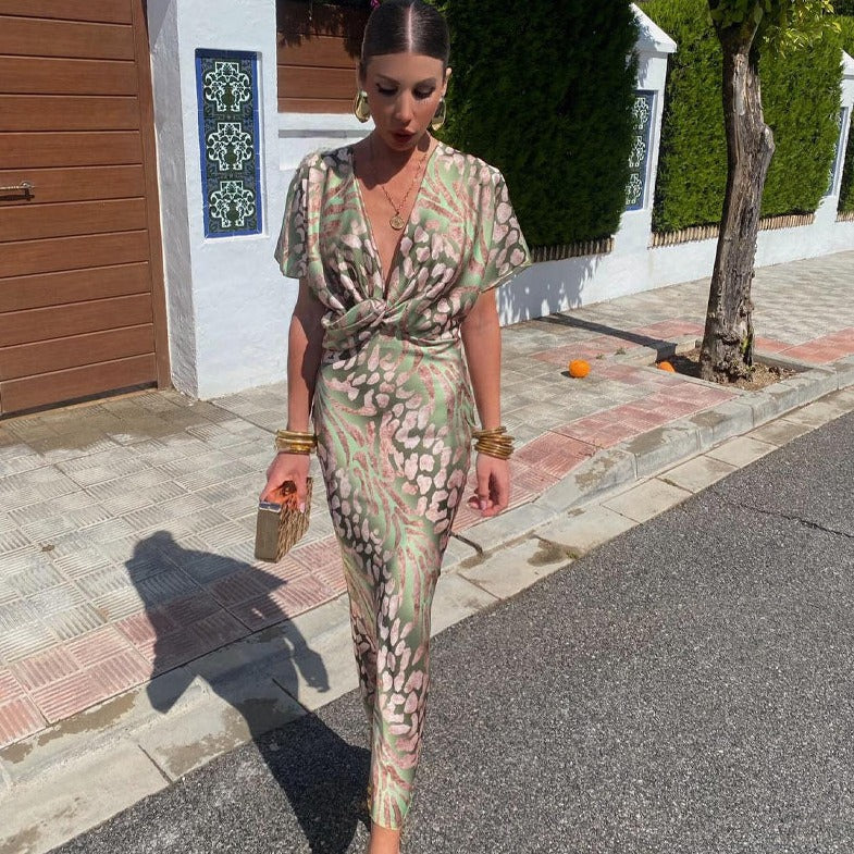 Kelsey - Rochie lungă cu decolteu în V și detaliu răsucit